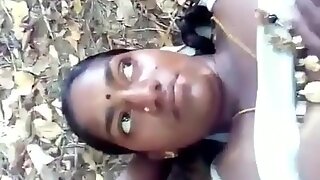 Деси индијски тамил девојка гирија на отвореном сексу